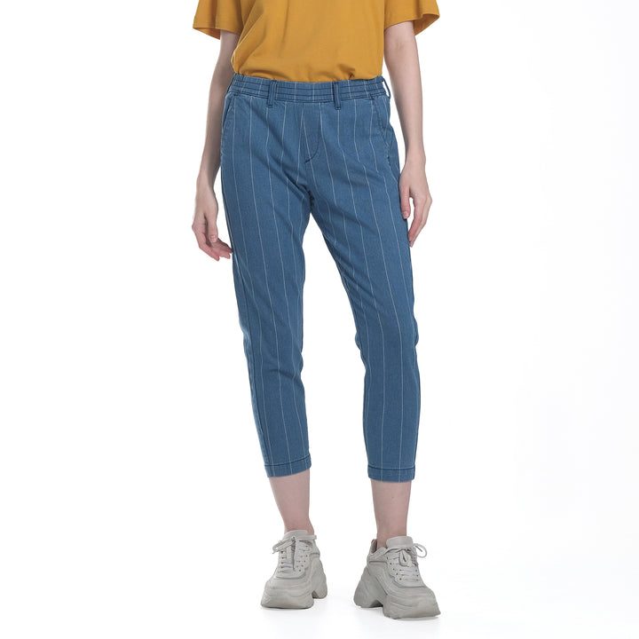 WOMENS TROUSER IN RINSE WASH