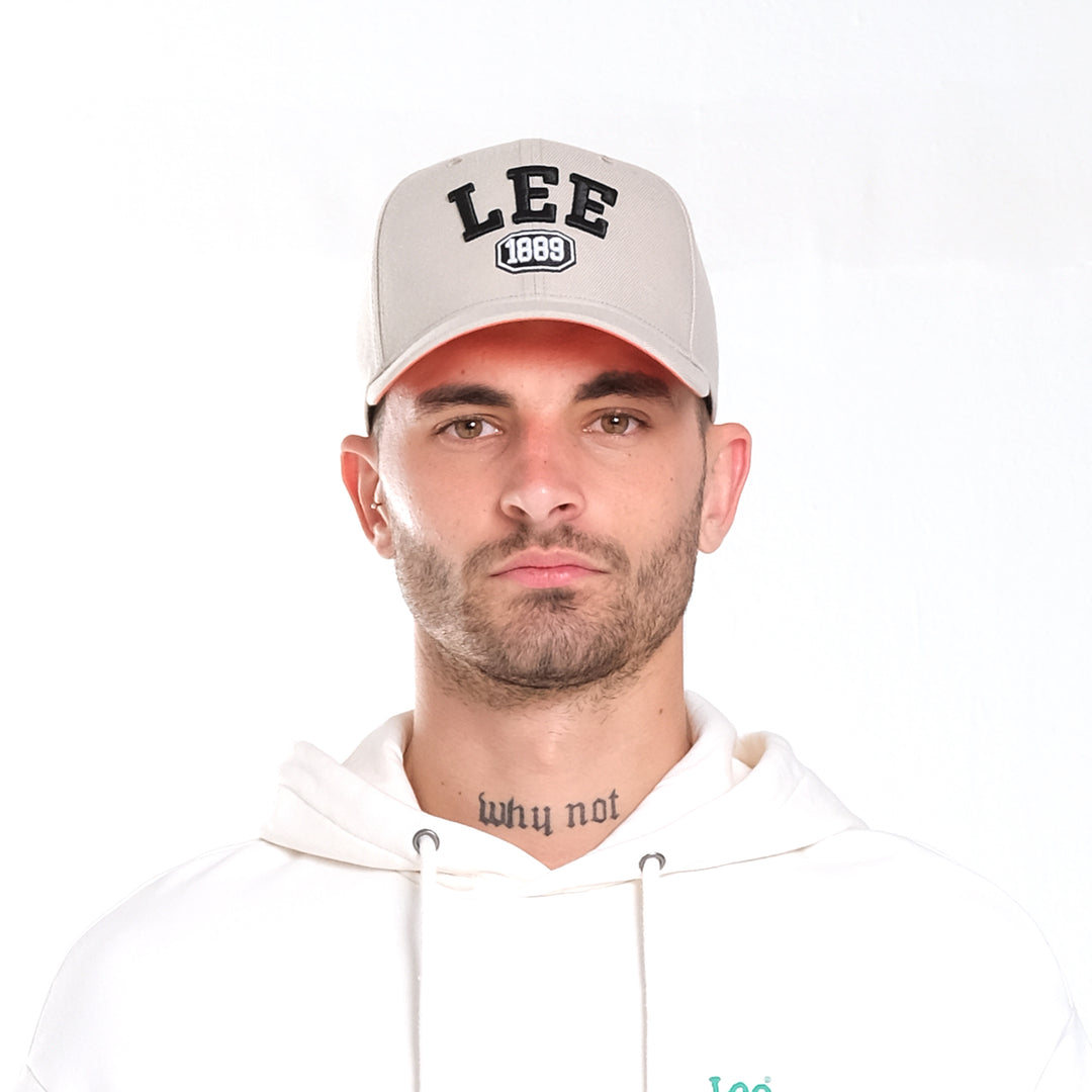 MENS SNAPBACK CAP IN LT KHAKI (GENDERLESS)