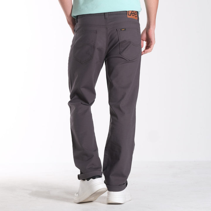 LEE MEN'S BROOKLYN STRAIGHT KHAKI PANTS - MID-RISE COLORED PANTS