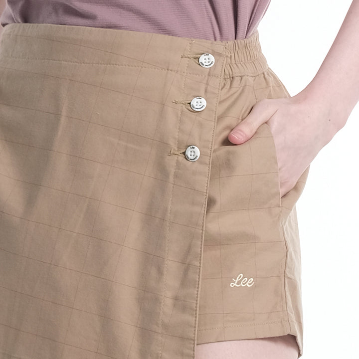 LEE LADIES THREE BUTTON CHECKERED SKORTS WITH A SMALL EMBROIDERED LOGO