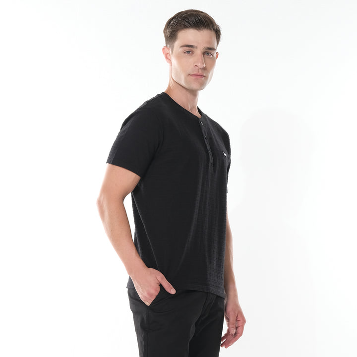 LEE MENS SCOOP NECKLINE WITH BUTTONS — REGULAR FIT TEE