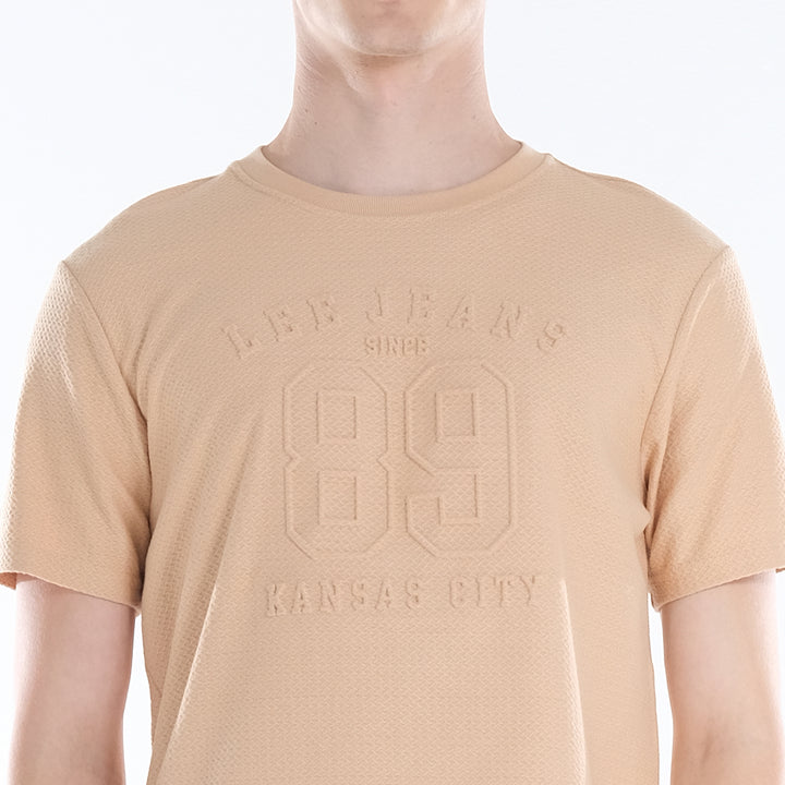 LEE MENS ROUND NECK ZIGZAG TEXTURED FABRIC WITH EMBOSSED PRINT