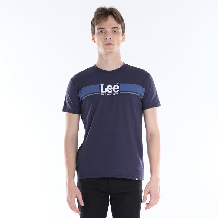 LEE MENS ROUND NECK TEE; EMBOSSED LOGO