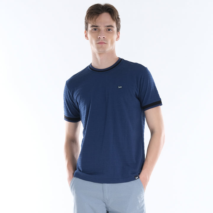 LEE MENS ROUND NECK; TWO-TONED NECKLINE WITH SMALL PATCHED LOGO