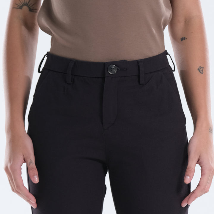 LEE LADIES 25" INSEAM TROUSERS WITH DECORATIVE BACK POCKET