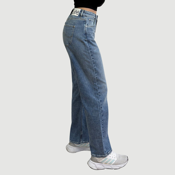 Lee Ladies Regular Straight Mid Rise Denim Jeans in Mid Shade