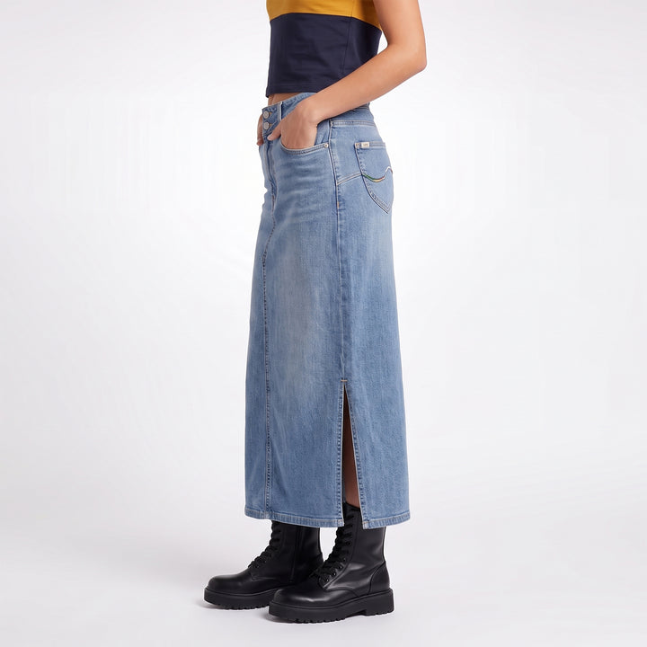LEE LADIES DENIM LONG SKIRT IN LT. WASH