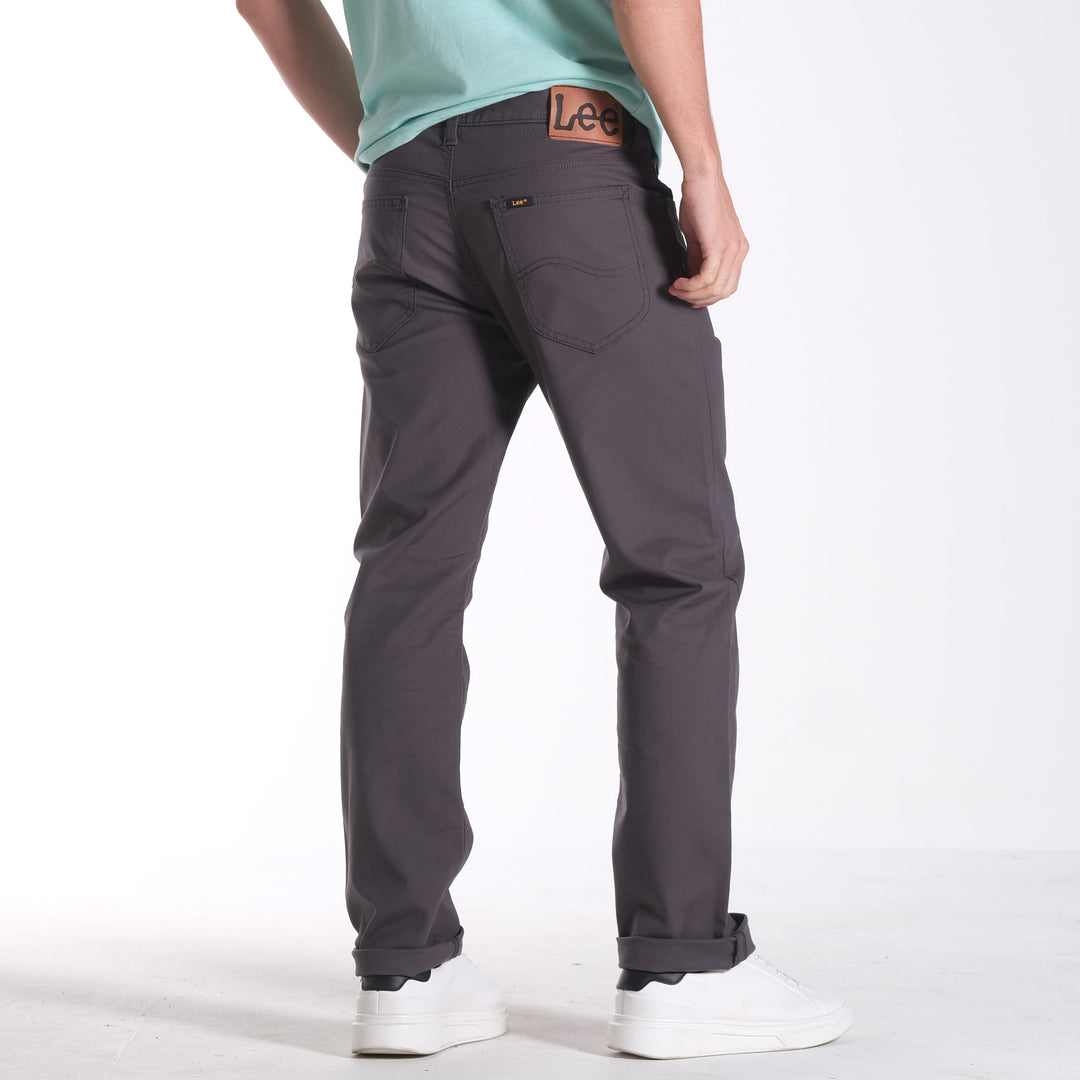 LEE MEN'S BROOKLYN STRAIGHT KHAKI PANTS - MID-RISE COLORED PANTS