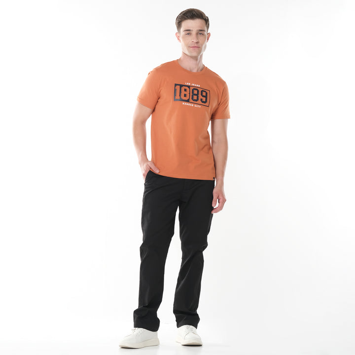 LEE MEN'S 1889 EMBOSSED LOGO TEE