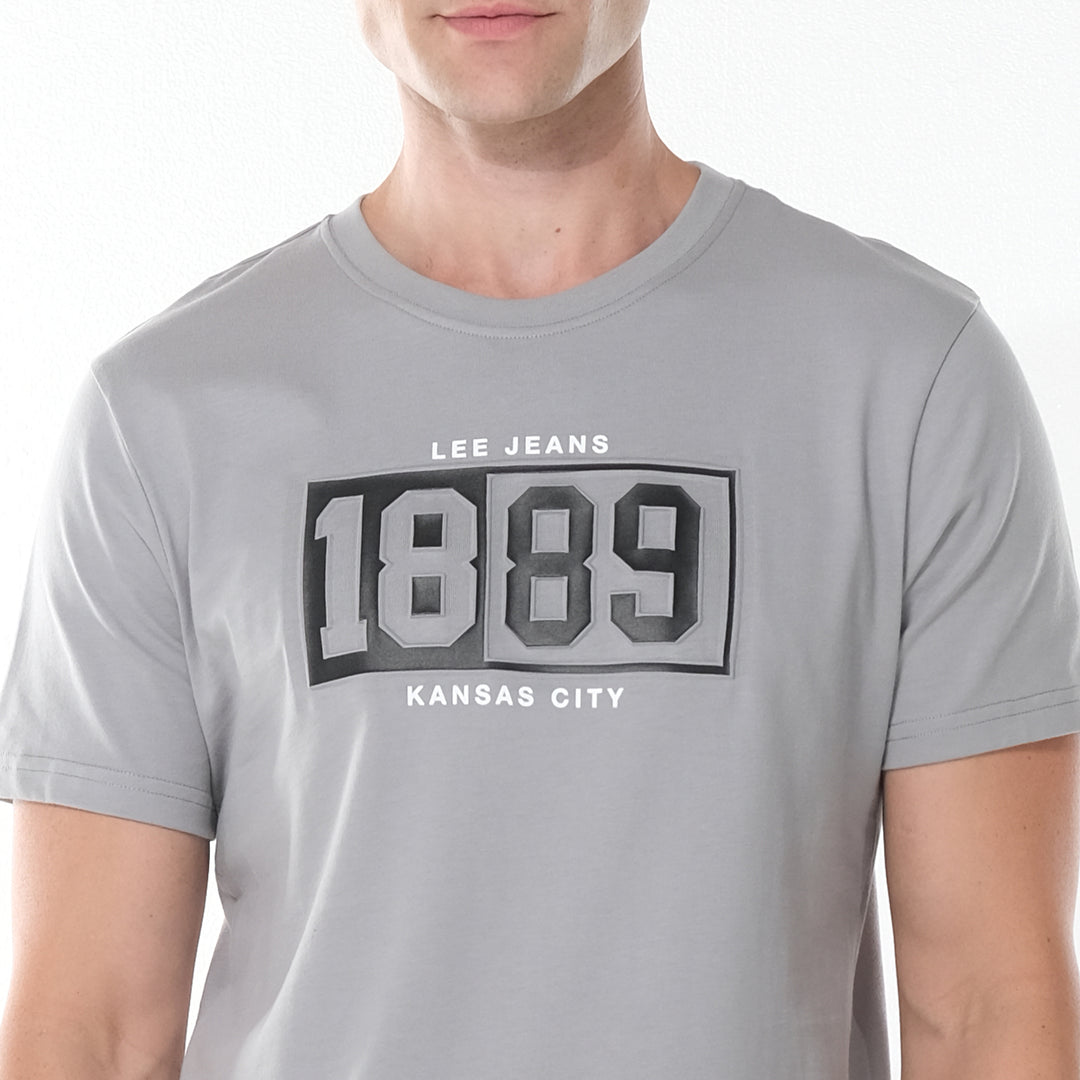 LEE MEN'S 1889 EMBOSSED LOGO TEE