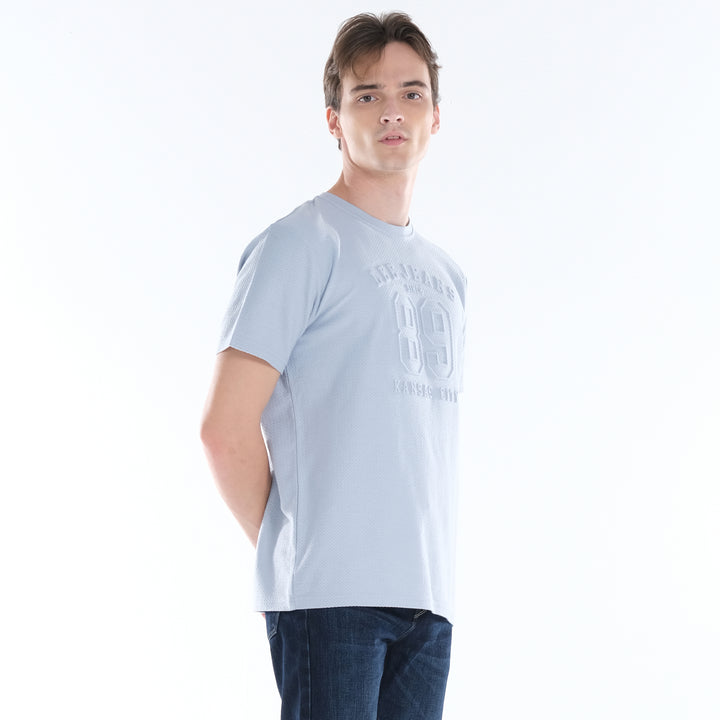 LEE MENS ROUND NECK ZIGZAG TEXTURED FABRIC WITH EMBOSSED PRINT