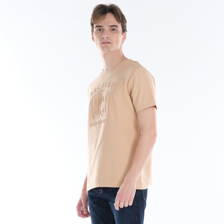 LEE MENS ROUND NECK ZIGZAG TEXTURED FABRIC WITH EMBOSSED PRINT