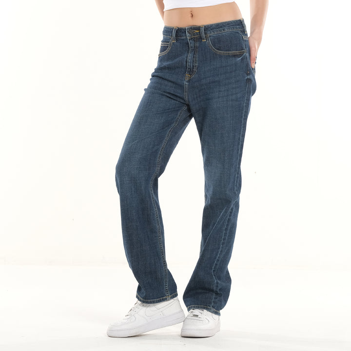 Lee Ladies Classic Straight Denim Jeans in Mid Light Shade
