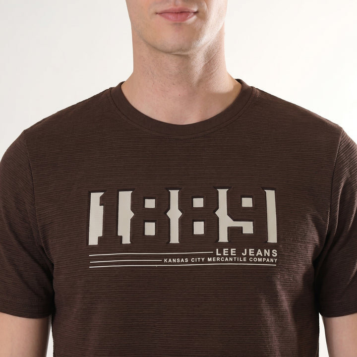 LEE MENS ROUND NECK EMBOSSED LOGO TEE