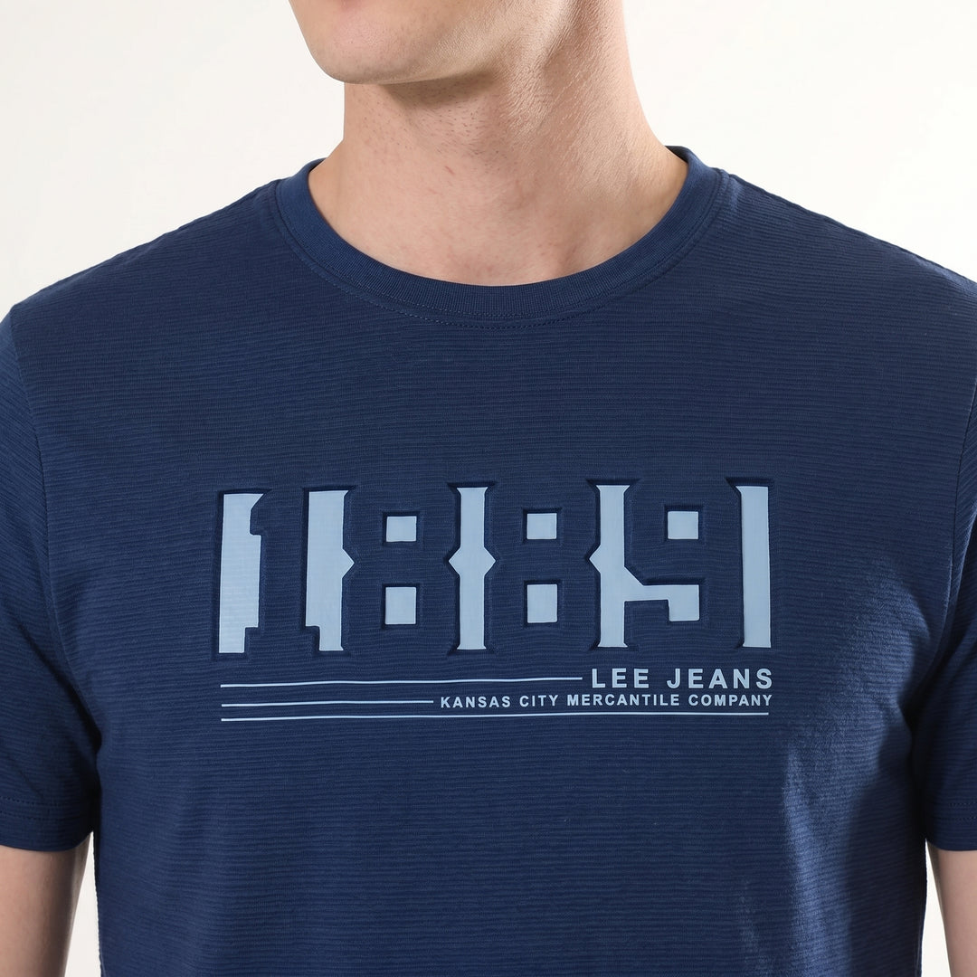 LEE MENS ROUND NECK EMBOSSED LOGO TEE