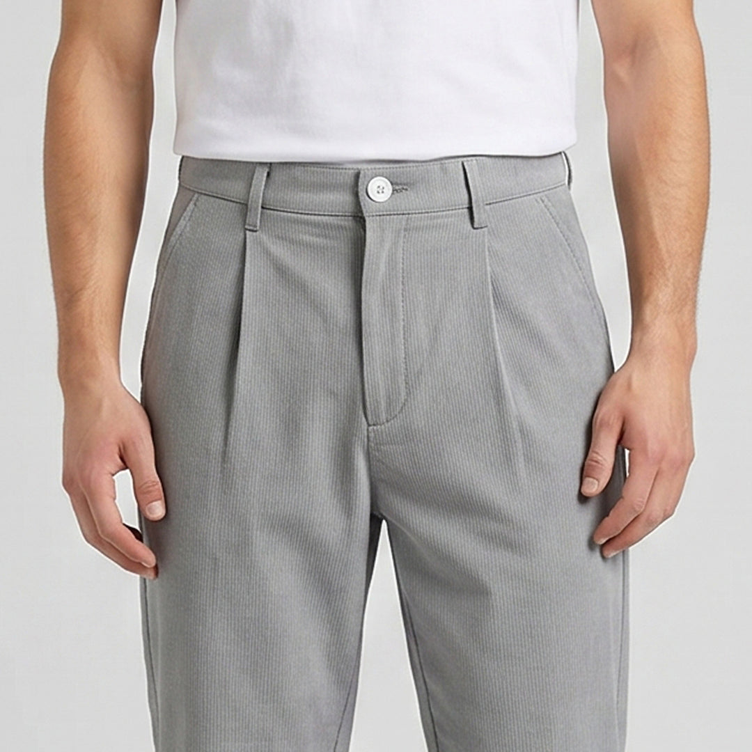 LEE MENS PLEATED COMFORT FIT TROUSER