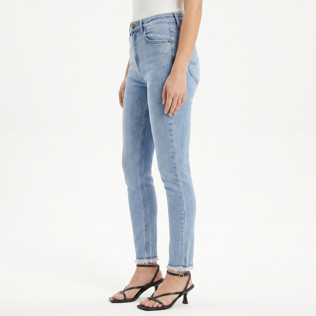 LEE LADIES HIGHWAIST STRAIGHT; CAROL FIT